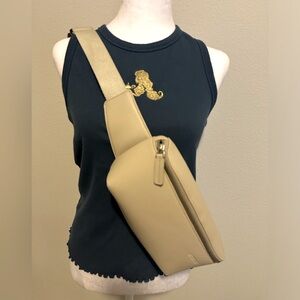 Disney Aladdin top with crème monos  bag selling as a bundle